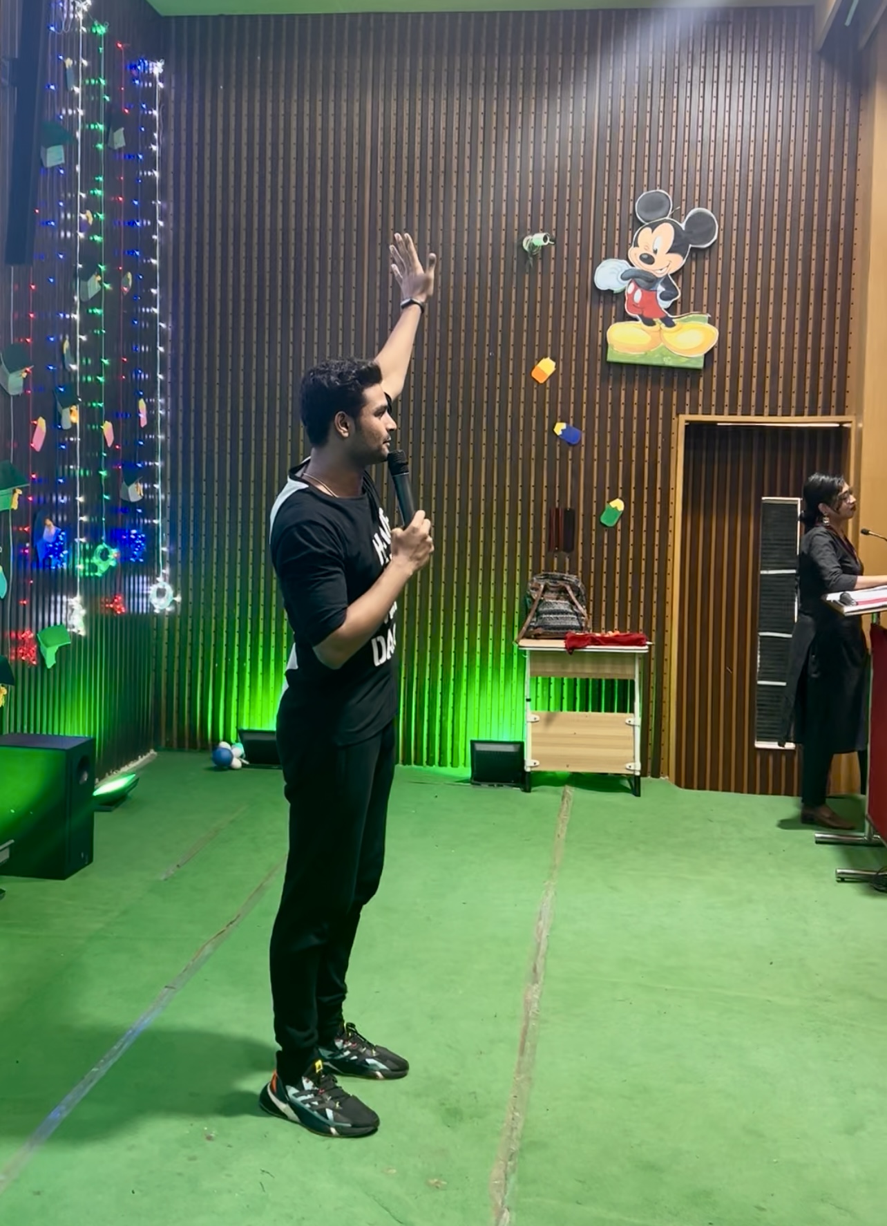 The FlexiiFeet on stage
